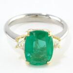 EMERALD & DIA PLAT 3-STONE RING