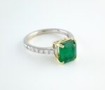 EMERALD & DIA 18KW RING - Image 2
