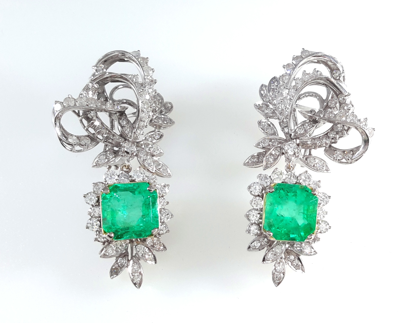 AGL EMERALD & DIA EARRINGS AGL EMERALD & DIA EARRINGS - Image 1