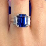 AGL SAPPHIRE & DIA 3-STONE RING