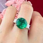 EMERALD & DIAMOND 3-STONE RING