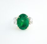 EMERALD & DIAMOND 3-STONE RING