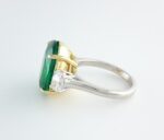 EMERALD & DIAMOND 3-STONE RING - Image 5