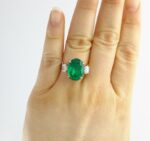 EMERALD & DIAMOND 3-STONE RING - Image 6
