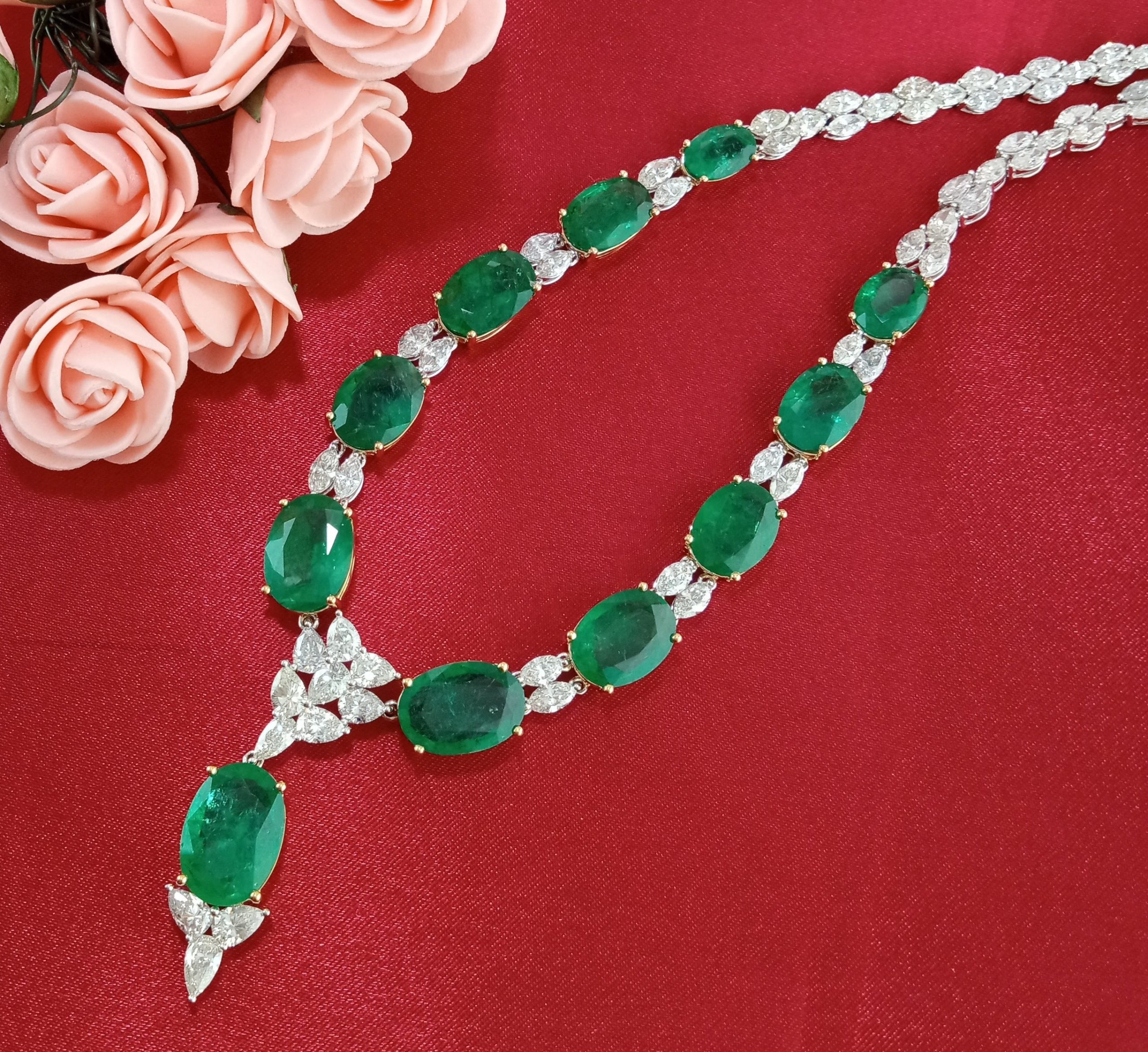 N6824 EMERALD & DIA 14KW/Y NECKLACE - Image 1