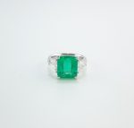 EMERALD & DIA PLAT 3-STONE RING