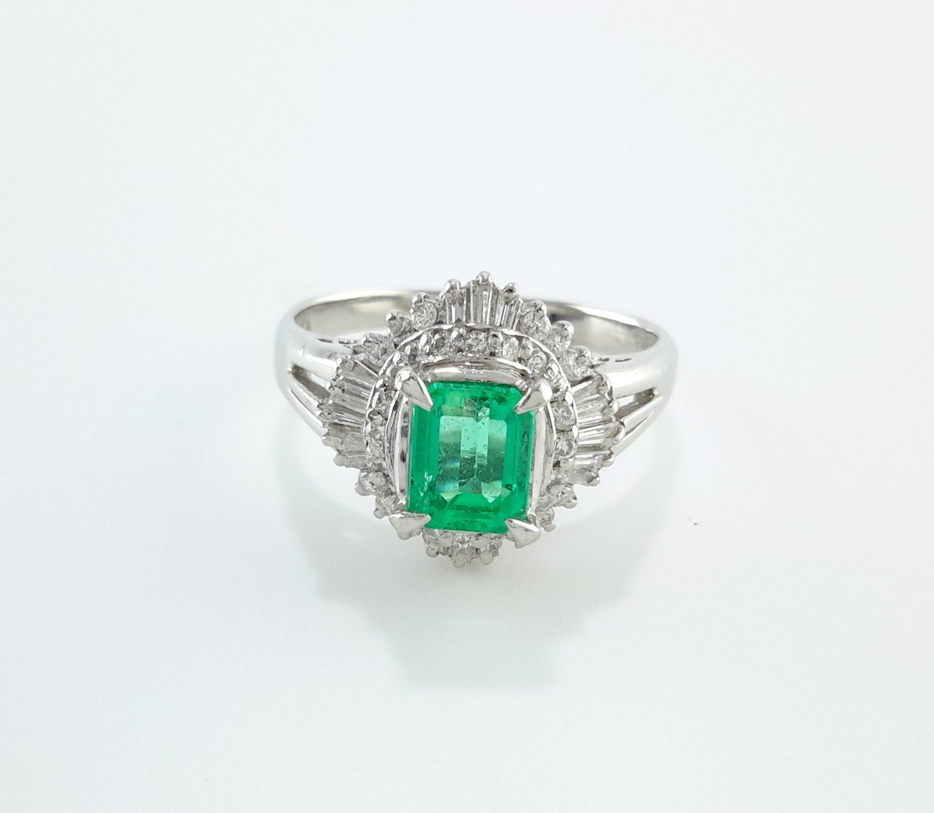 EMERALD & DIA PLAT RING EMERALD & DIA PLAT RING - Image 1
