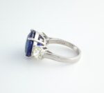 SAPPHIRE & DIA 3 STONE RING - Image 5