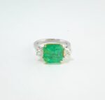 EMERALD & DIA 18KW 3-STONE RING