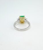 EMERALD & DIA 18KW 3-STONE RING - Image 3