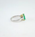 EMERALD & DIA 18KW 3-STONE RING - Image 4