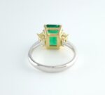 EMERLAD & DIA 3-STONE 18KW RING - Image 3